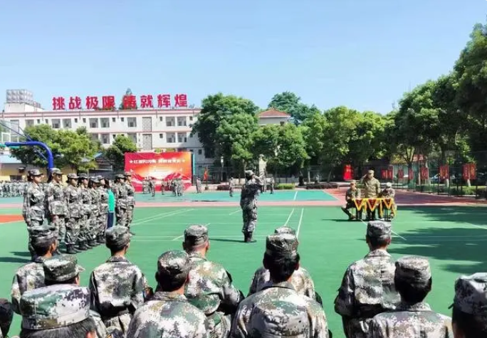 重慶環(huán)帝錦輝叛逆青少年素質(zhì)教育基地聯(lián)系電話、地址-圖1